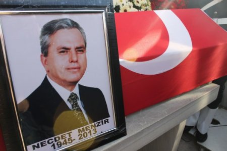 Necdet Menzir son yolculuğuna uğurlandı