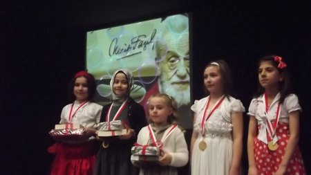 Necip Fazıl Kısakürek şiirlerini en güzel okumak için yarıştılar