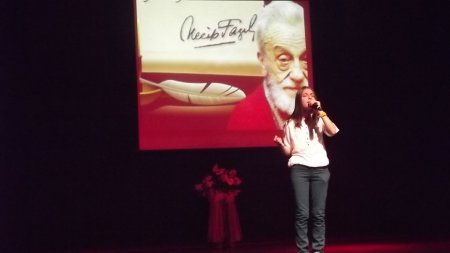 Necip Fazıl Kısakürek şiirlerini en güzel okumak için yarıştılar