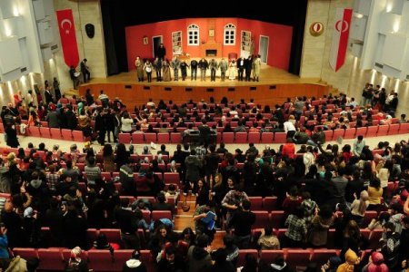 Necip Fazıl sevgisi ODTÜ’de salona sığmadı