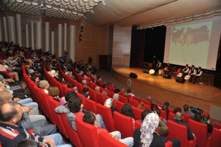 Neşet Ertaş, Antalya'da türkülerle anıldı