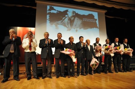 Neşet Ertaş, Antalya'da türkülerle anıldı