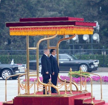 Netanyahu Çin’de askeri törenle karşılandı