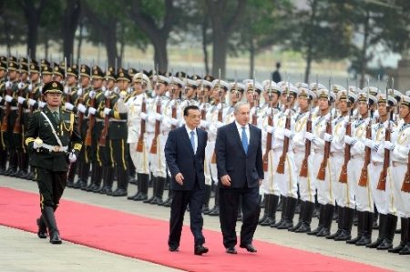 Netanyahu Çin’de askeri törenle karşılandı