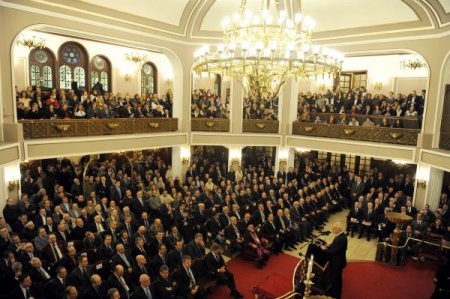 Neva Şalom’da “27 Ocak Yahudi Soykırımı Kurbanlarını Anma” Programı Düzenlendi