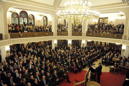Neva Şalom’da “27 Ocak Yahudi Soykırımı Kurbanlarını Anma” Programı Düzenlendi