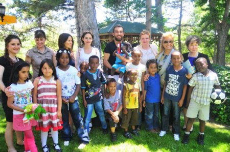 Nevin Gökçek, Mültecileri Ağırladı