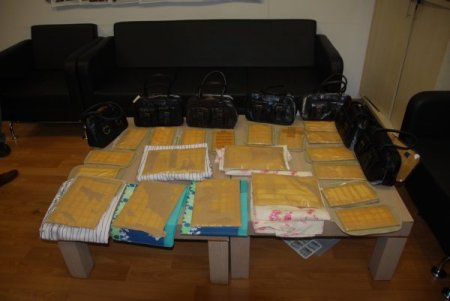 Nevresime sarılan kokain, polisin gözünden kaçmadı