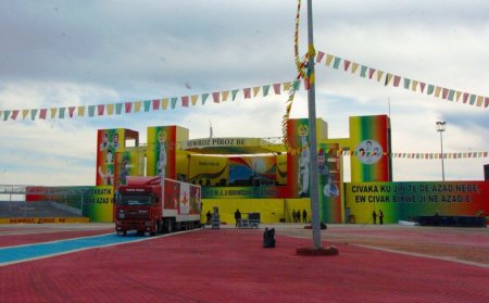 Nevruz alanında hazırlıklar tamamlanmak üzere