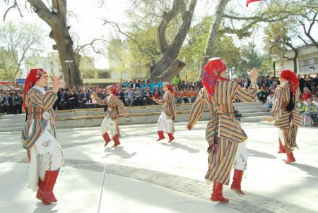 Nevruz coşkusu Mut'ta da yaşandı