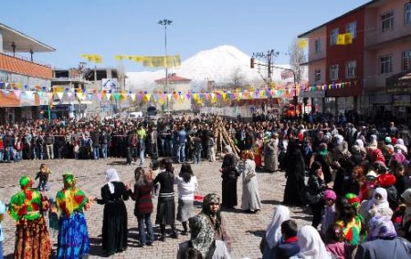 Nevruz Doğubayazıt'ta Kutlanıyor