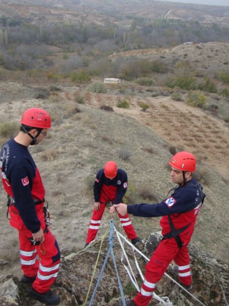 Nevşehir UMKE, kanyonda tatbikat yaptı
