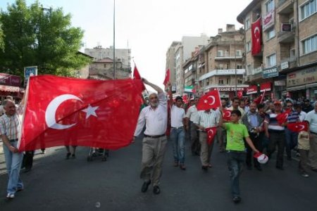 Nevşehir'de Binlerce Kişi İsrail'i Lanetledi