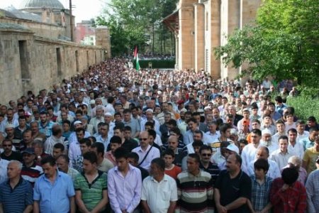 Nevşehir'de Binlerce Kişi İsrail'i Lanetledi