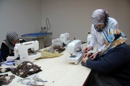 Nevşehir'de kadınların becerileri kurslarla gelişiyor