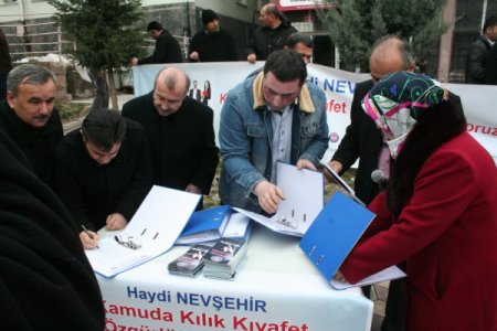 Nevşehir’de kamuda kıyafet özgürlüğü için imza kampanyası başladı