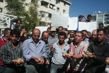 Nevşehirli patates üreticileri eylem yaptı