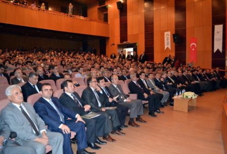 Nevzat Pakdil: Kentsel dönüşüm yıkım değil yenilenmedir