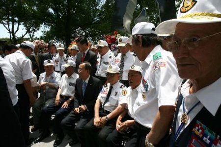 New York'ta Kore Şehitleri Anma Törenine Katılan Bm Genel Sekreteri Ki-moon: Kahraman Türk Şehitlerini De Minnetle Anıyorum