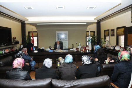 Nezaket Hanımevi üyelerinden Başkan Çetin’e ziyaret