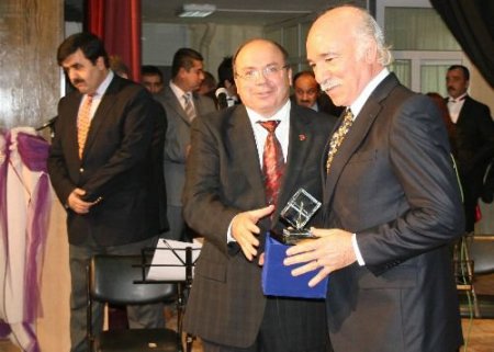Nida Tüfekçi Altın Bağlama Kültür Sanat Ödül Töreni Düzenlendi