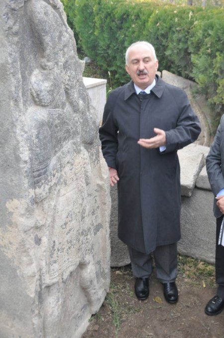 Niğde'de Fırtına Tanrısı Tarhunzas olduğu belirlenen bir eser bulundu