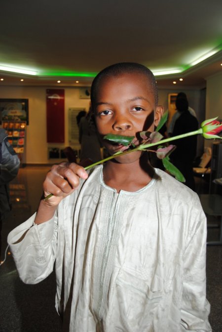 Nijerli öğrencilerin vedası Türk doktorlarını duygulandırdı