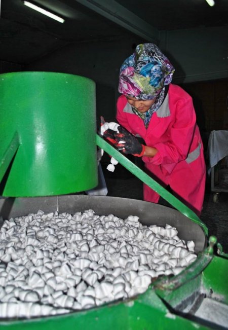 Nijerya'ya Mevlana Şekeri Satıyor