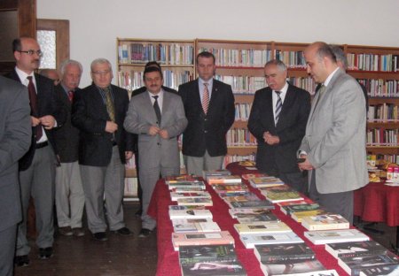 Niksar Halk Kütüphanesi yeni binasına taşındı