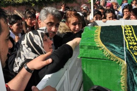 Nilgün, Son Yolculuğuna Uğurladı
