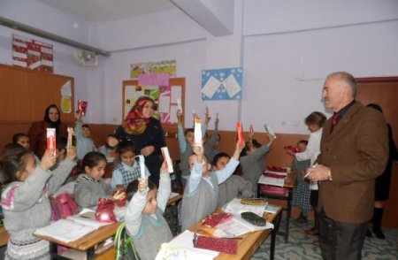 NİLKADER'den öğrencilere ücretsiz diş taraması