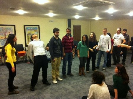 Nilüfer Sanat Tiyatro Atölyeleri'nde yeni tiyatrocular yetişiyor