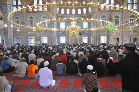 Nizamiye’de ilk bayram namazı kılındı