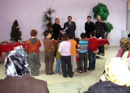 Nizamiyeli Minikler 'ilk Defterim' Sergisinde Dereceye Girmek İçin Yarıştı