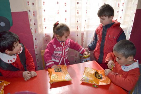 Nizamiyeli miniklerden kardeş okula anlamlı yardım