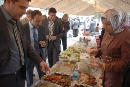 Nizip'te ihtiyaç sahibi öğrenciler yararına kermes