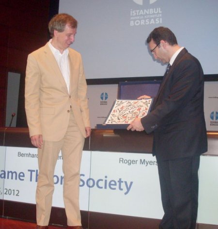 Nobel Ekonomi Ödüllü Bilim Adamları İmkb'ye Konuk Oldu