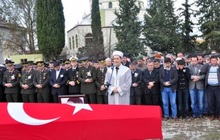 Nöbet kulesinden düşerek şehit olan asker Fethiye'de defnedildi
