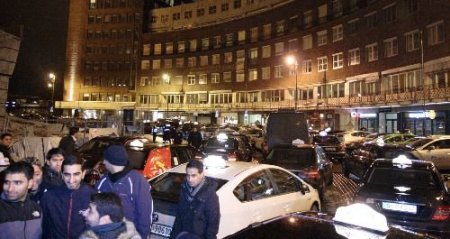 Norveç'te Bine Yakın Taksici Karikatür Provokasyonunu Protesto Etti