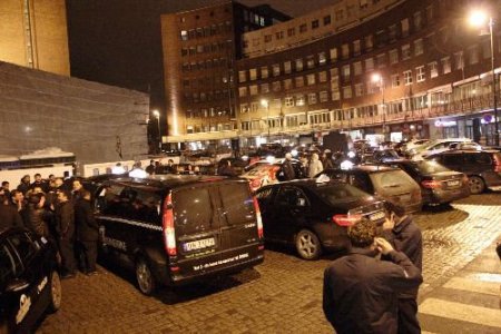 Norveç'te Bine Yakın Taksici Karikatür Provokasyonunu Protesto Etti