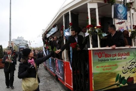 Nostaljik tramvayda Kutlu Doğum gülü