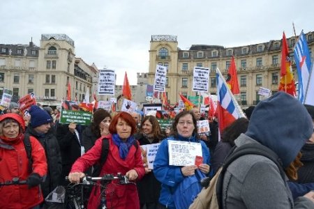 NSU davası öncesi Almanlar ve Türkler ırkçılığı protesto etti