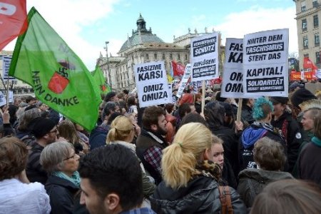 NSU davası öncesi Almanlar ve Türkler ırkçılığı protesto etti