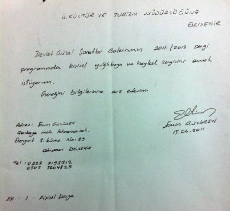 Nü resim sergisini açabilmek için kurula farklı resimler göstermiş