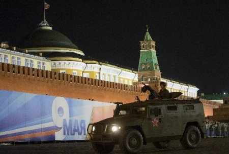 Nükleer füzeler 9 Mayıs provası için Kızıl Meydan’da