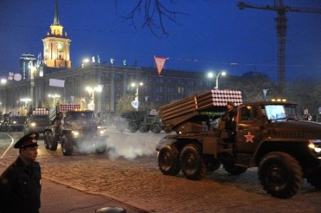 Nükleer füzeler 9 Mayıs provası için Kızıl Meydan’da