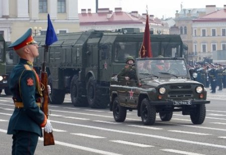 Nükleer füzeler 9 Mayıs provası için Kızıl Meydan’da
