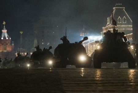 Nükleer füzeler 9 Mayıs provası için Kızıl Meydan’da