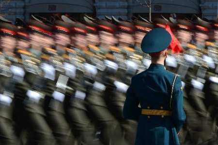 Nükleer füzeler 9 Mayıs provası için Kızıl Meydan’da