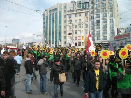 Nükleere Karşı İnsan Zinciri Oluşturdular